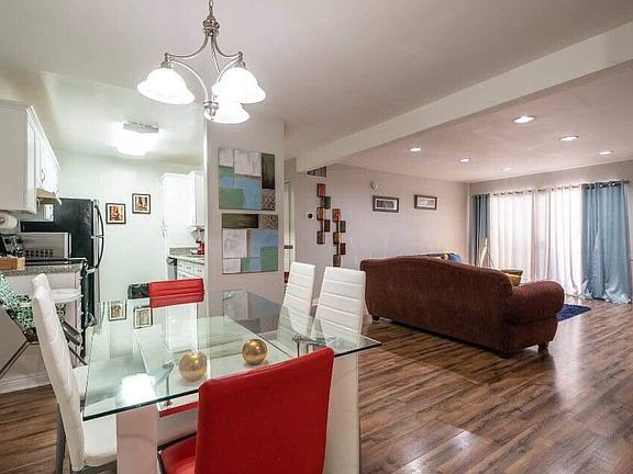 5th image of 5460 White Oak Ave #113
