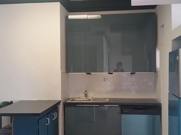 5th image of 2300 W Chicago Ave