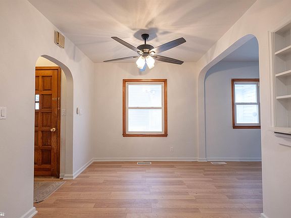 3rd image of 101 S 7th St