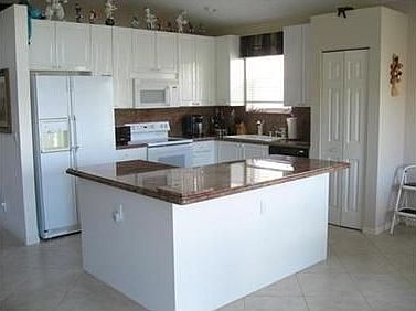2nd image of 10474 Utopia Cir S