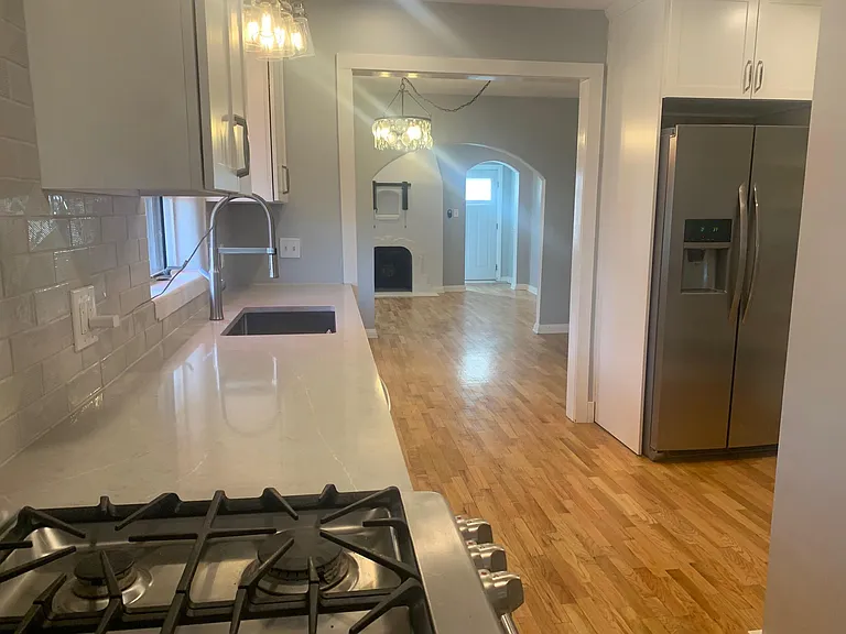 2222 S Acoma St — Photo 8