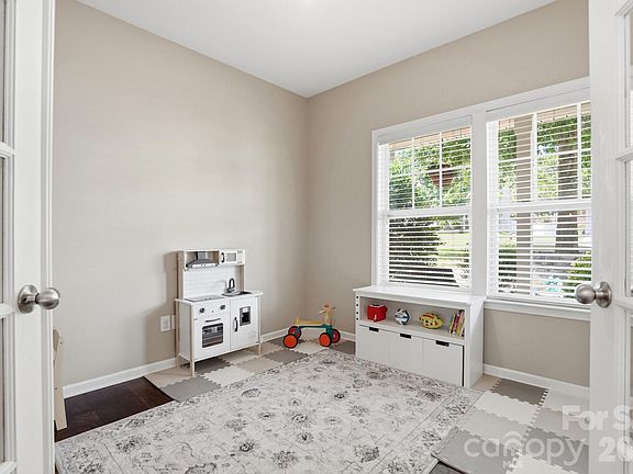 5th image of 1198 Jasmine Dr