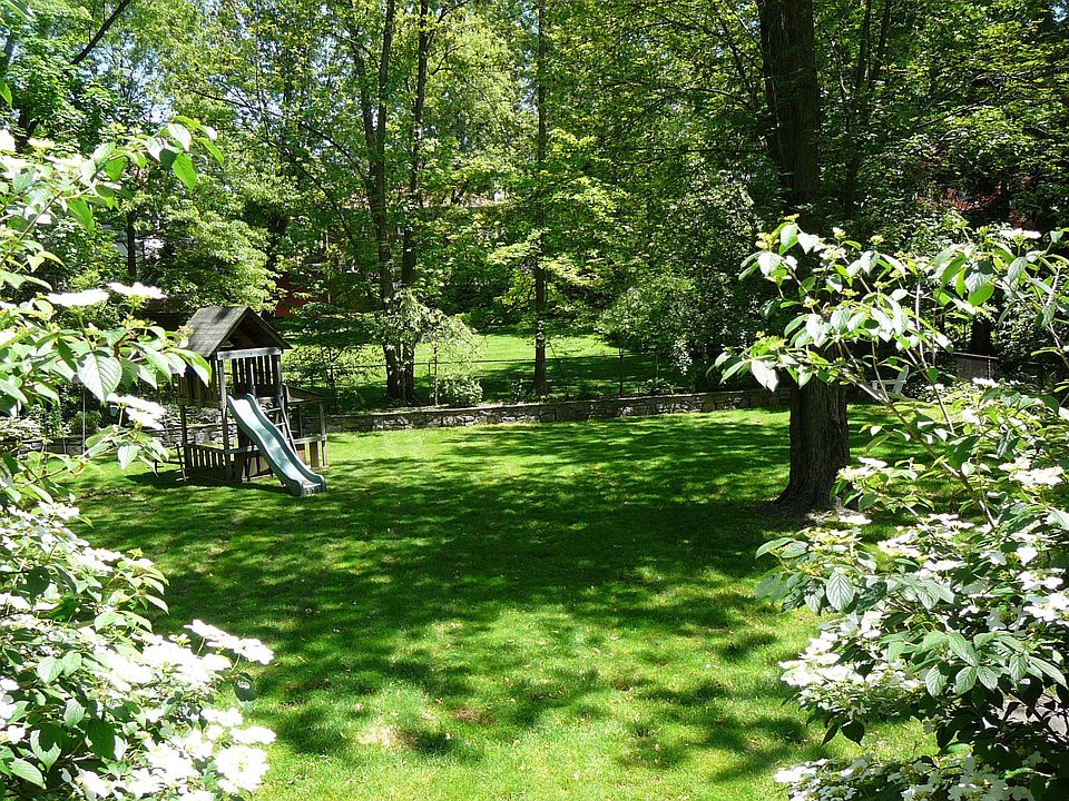 2nd image of 54 Gedney Park Dr