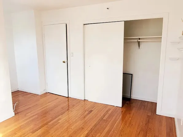 115 Vanderbilt Avenue image 3 of 10