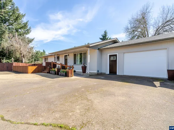 656 E Thornton Lake Dr NW, Albany, OR 97321