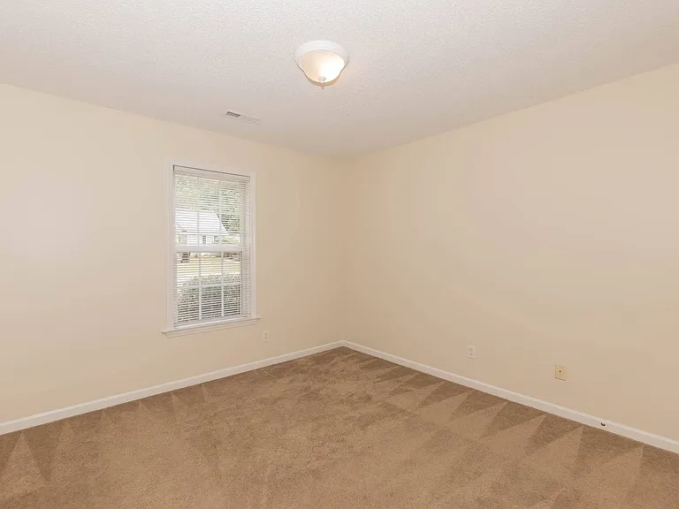 709 Arden St — Photo 17