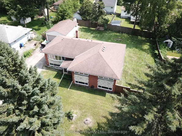 135 Silas Blvd, Georgina, ON L4P 2K2