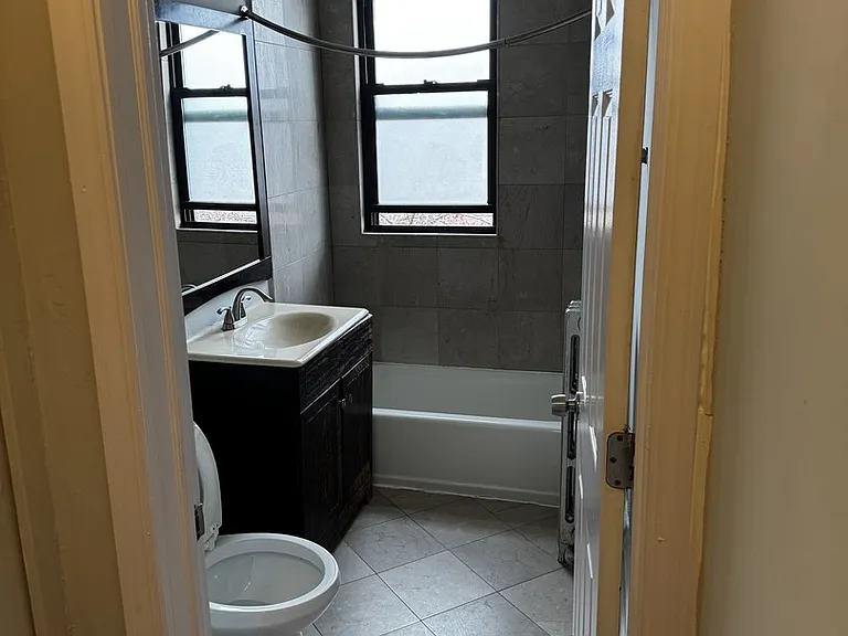 5655 N Spaulding Ave #3W — Photo 6