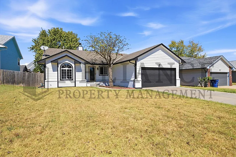 4 bed, 3.0 bath, 2184 sqft, $2,200 — Photo 2