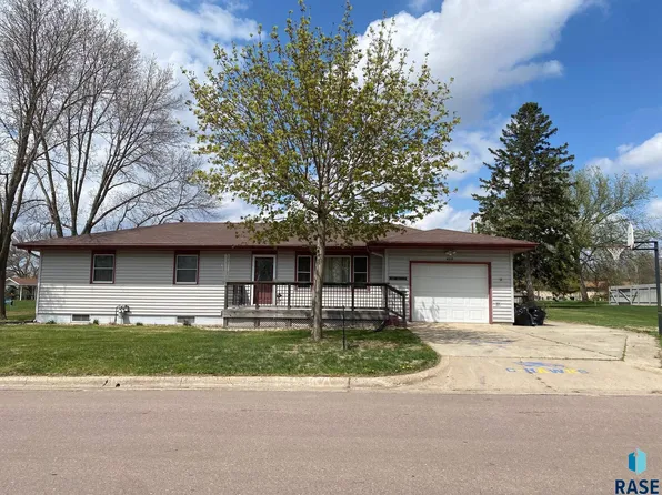 404 E Lynn Ave, Canton, SD 57013