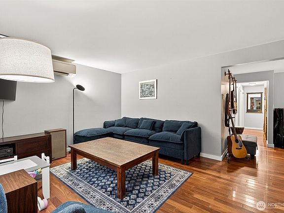 4th image of 8620 35th Avenue SW