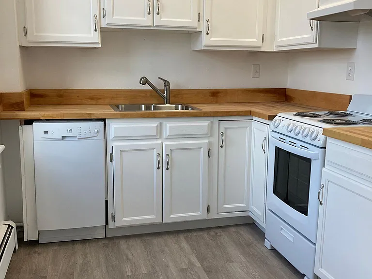 101 W B St #204 — Photo 7