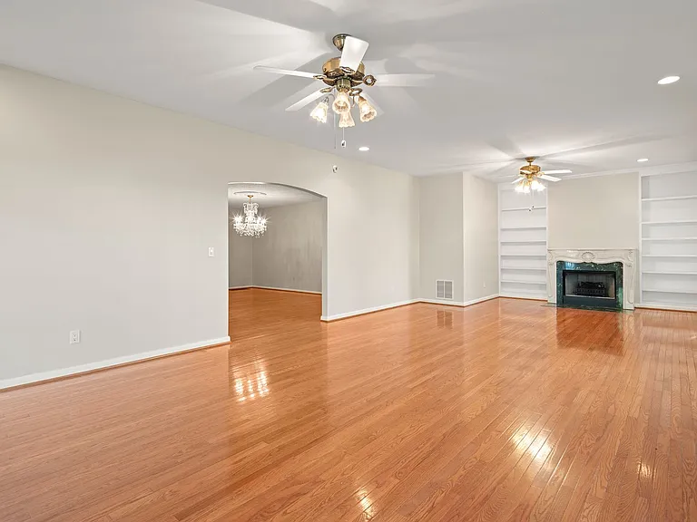 119 W Chippendale Dr — Photo 10