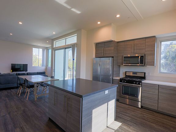 5th image of 1208 W 25th St