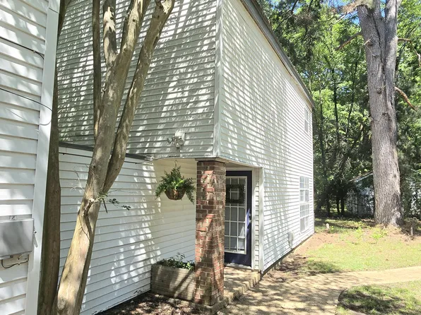 705 Whitfield St #A, Starkville, MS 39759