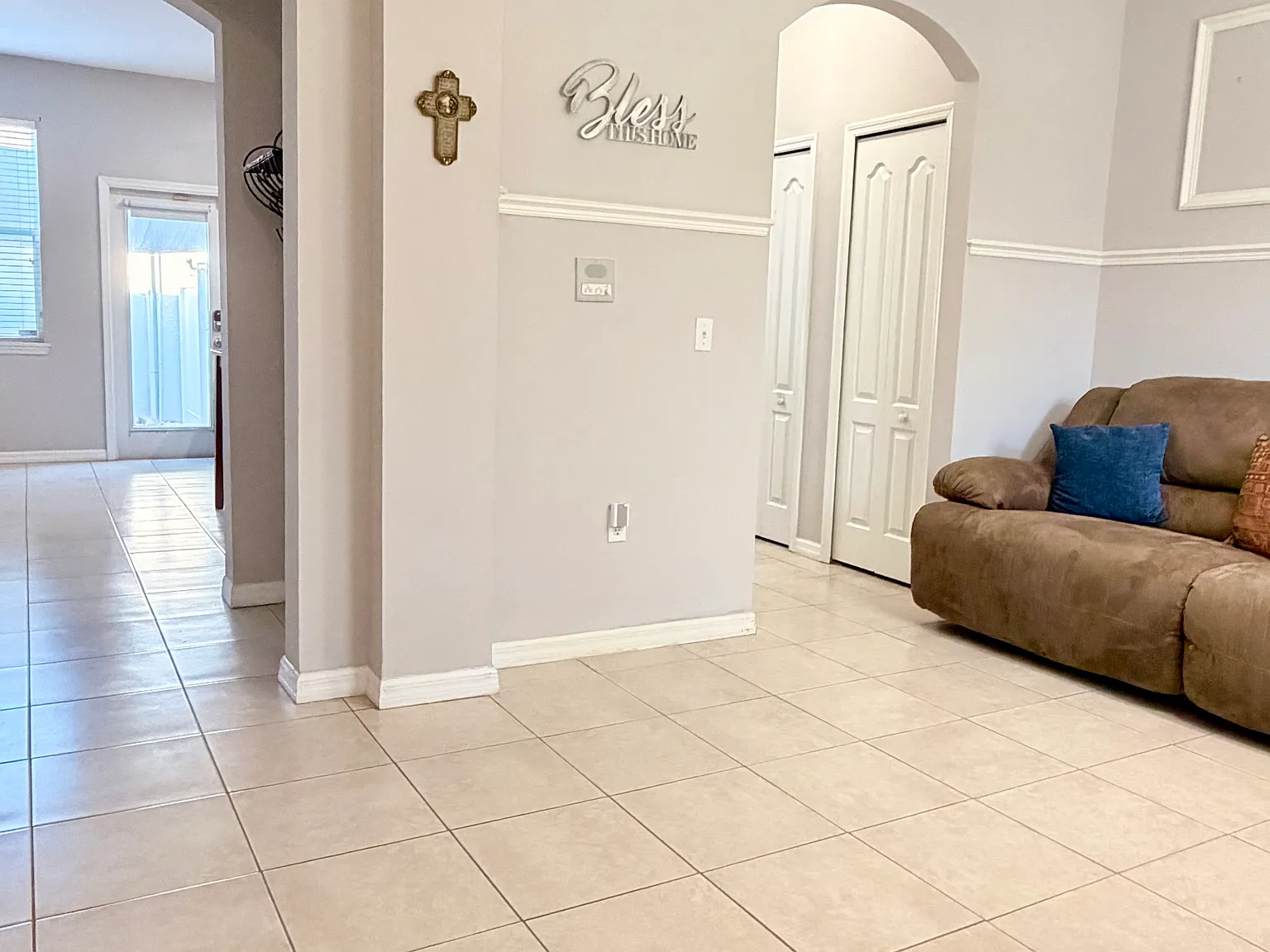 3 bed, 2.5 bath, 1536 sqft, $1,875 — Photo 2