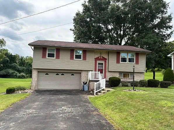 10 Cedarbrook Dr, Greensburg, PA 15601