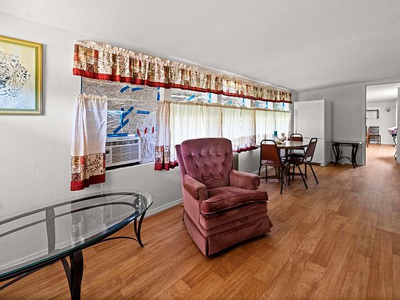 5th image of 136 Palisade Dr