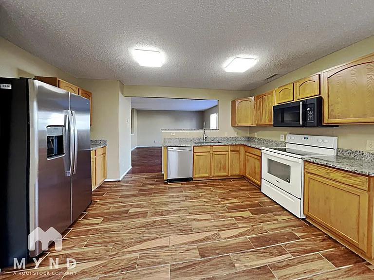9526 W Lantern Ln — Photo 8