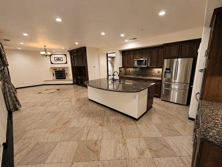 621 Marbella Ct — Photo 7