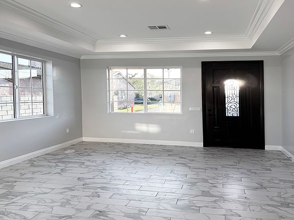 4th image of 2706 Bartlett Ave