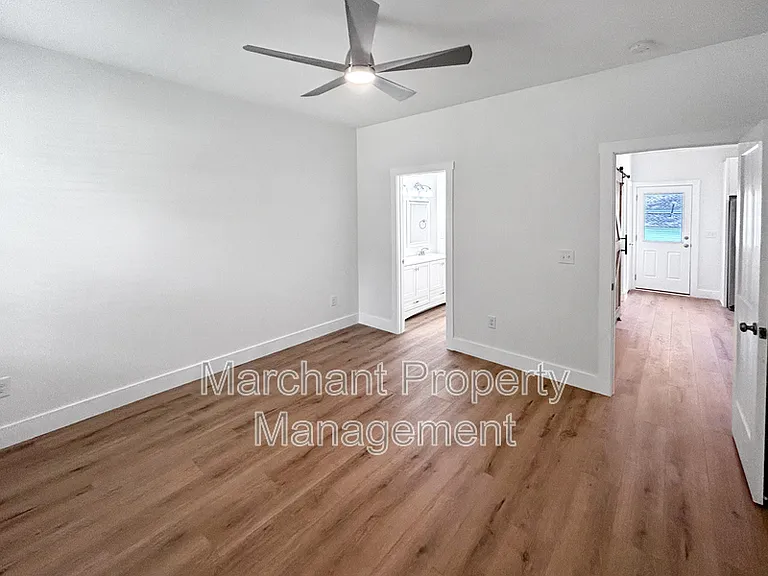 7 20th St — Photo 12