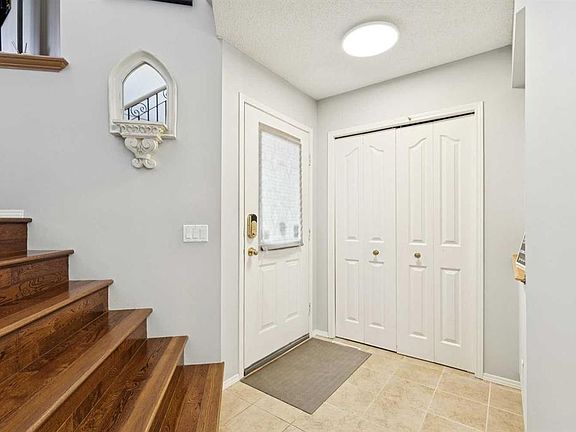 2nd image of 118 W Citadel Crest Park NW
