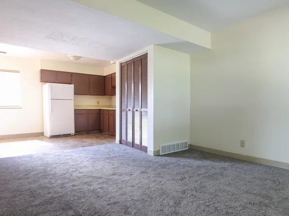 Liv on 68th - PGO - 3012, 3012 S 68th Ct, Omaha, NE 68106