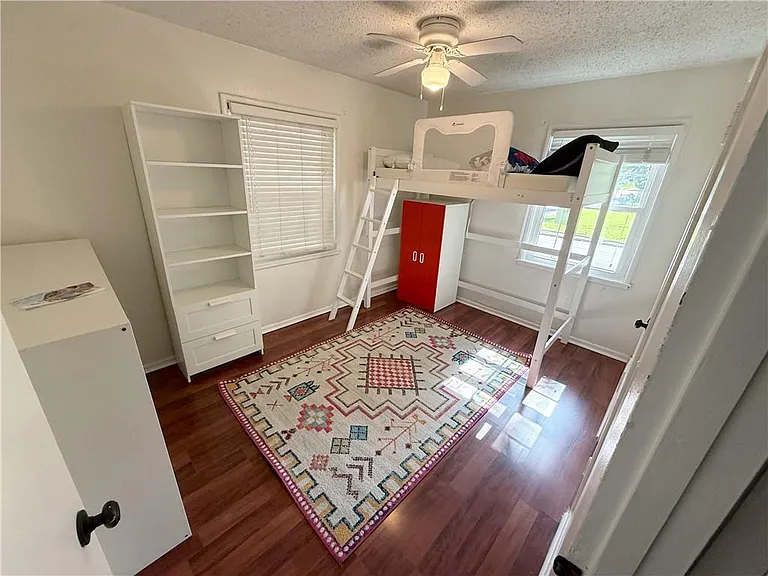 7680 Rainbow Dr — Photo 3