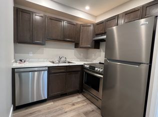 591 Broadway St #1F, Lowell, MA 01854