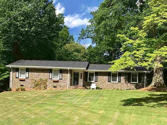 4th image of 211 Anita Dr