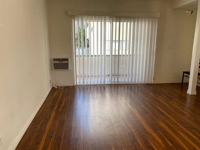 1228 S Saltair Ave #9 — Photo 9