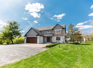 2473 Willow Way Dr, Commerce Township, MI