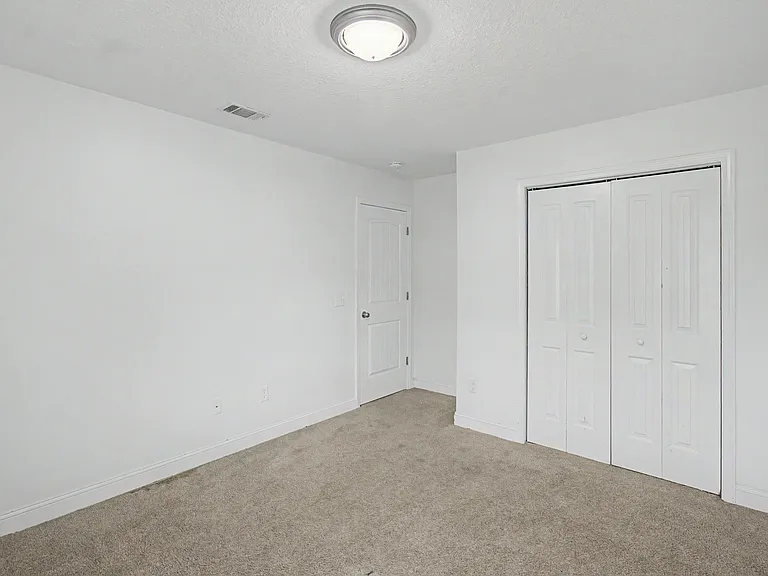 390 Fairview Cir — Photo 24