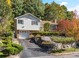 174 Woodcrest Dr, Melrose, MA 02176