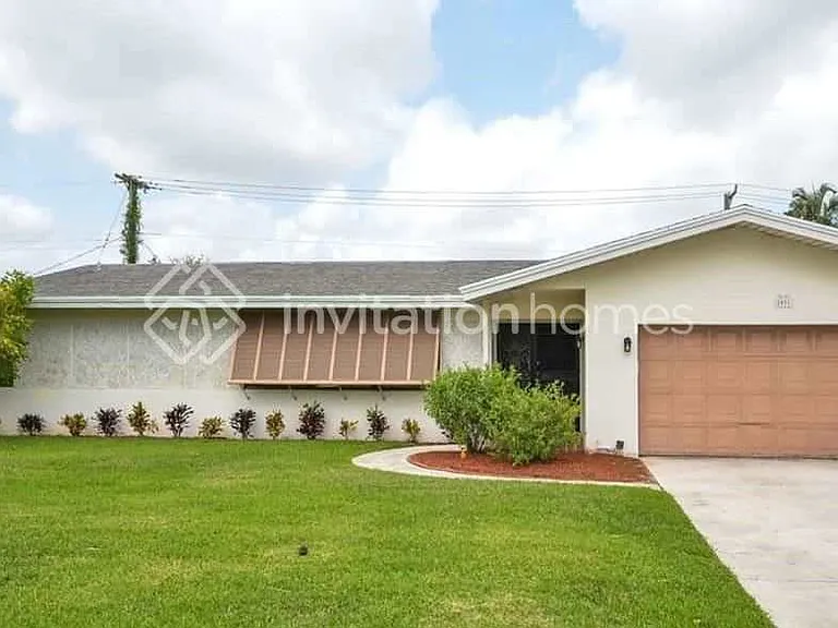2931 S Seacrest Blvd — Photo 1