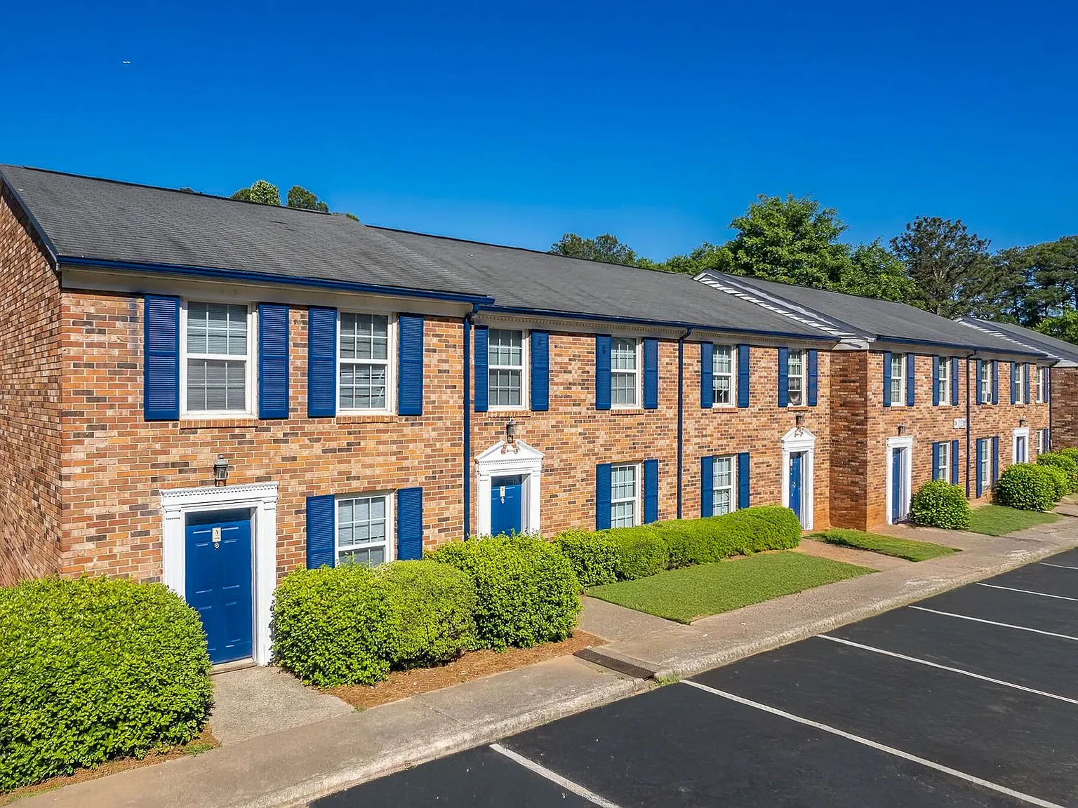 Covington Square Townhomes — Photo 3