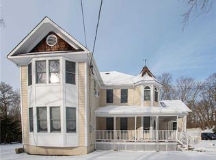 475 N Side Rd, Wading River, NY 11792