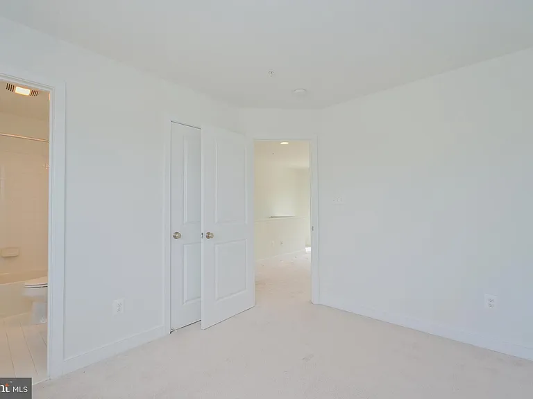 8337 Looking Glass Way — Photo 44