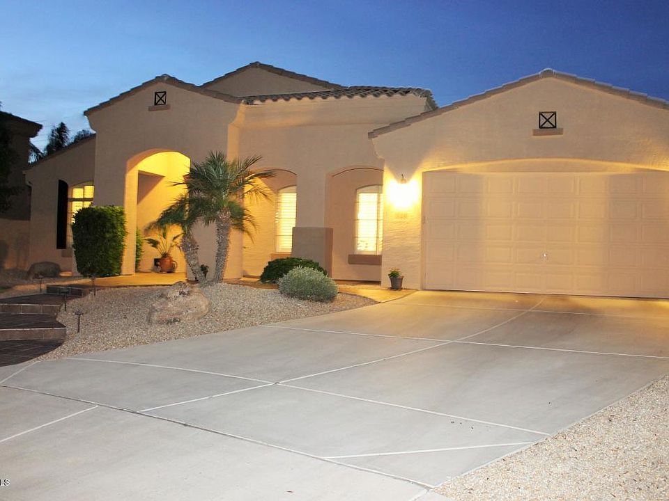1st image of 520 E Alamosa Dr