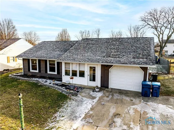 1437 Alger St, Fremont, OH 43420