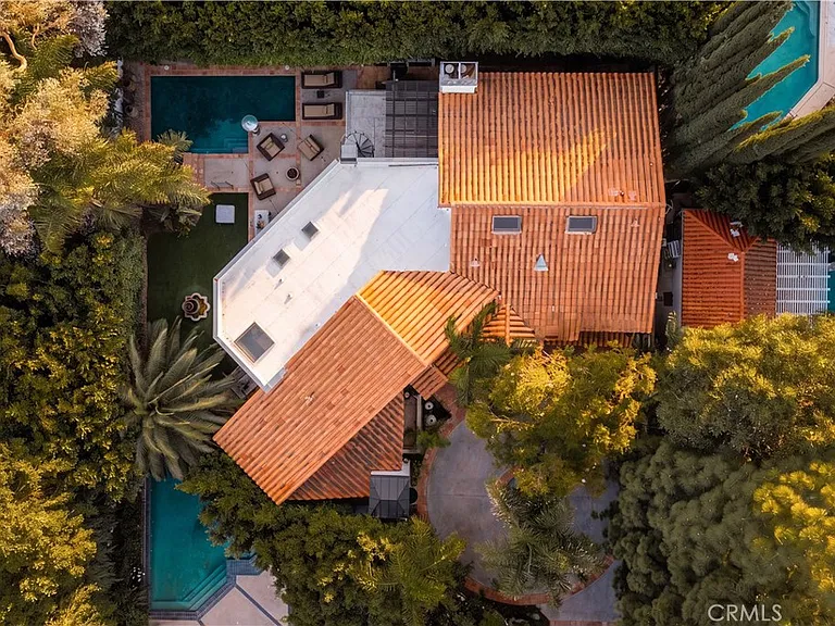 4909 Woodley Ave — Photo 37