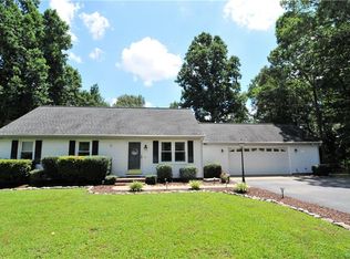 8278 Scarecrow Rd, Mechanicsville, VA 23111