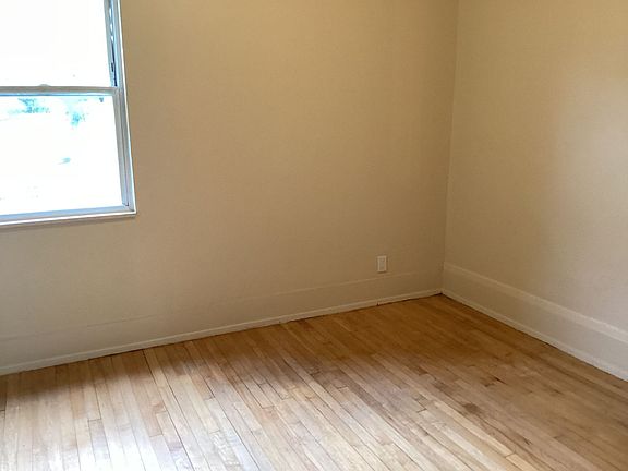 5th image of 3255-3257 N Holton St
