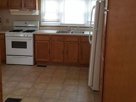 3rd image of 4200 Holiday Hills Ln #4214