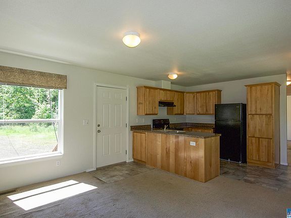 4th image of 532 S Alder Ln
