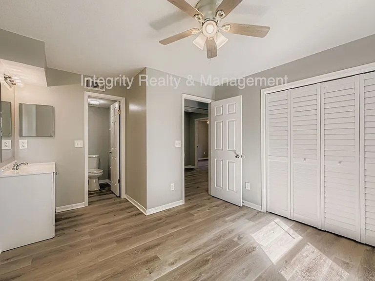 Parkridge Apartments — Photo 14