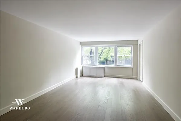 Sold by Warburg | media 11