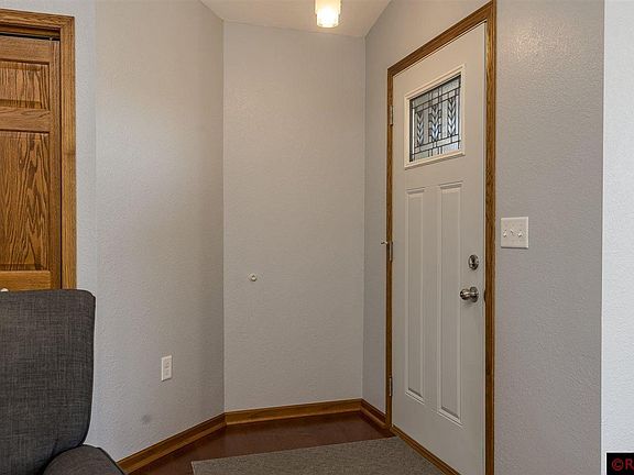 3rd image of 218 Holly Ln