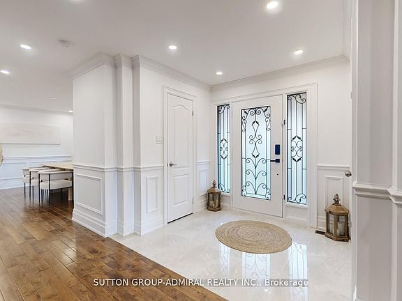 3rd image of 8 Colleen St